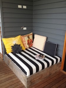 front porch daybed