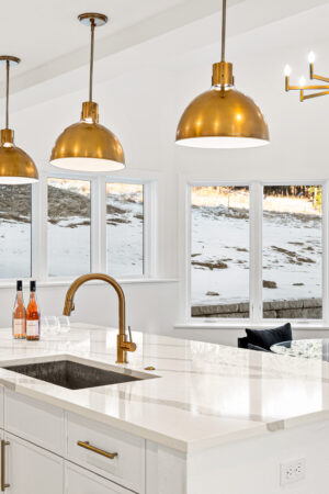 Custom Mountain Home - Eat-in Kitchen Image