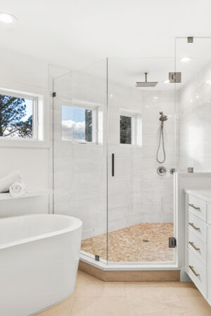 Custom Mountain Home - Primary Suite with Soaking Tub