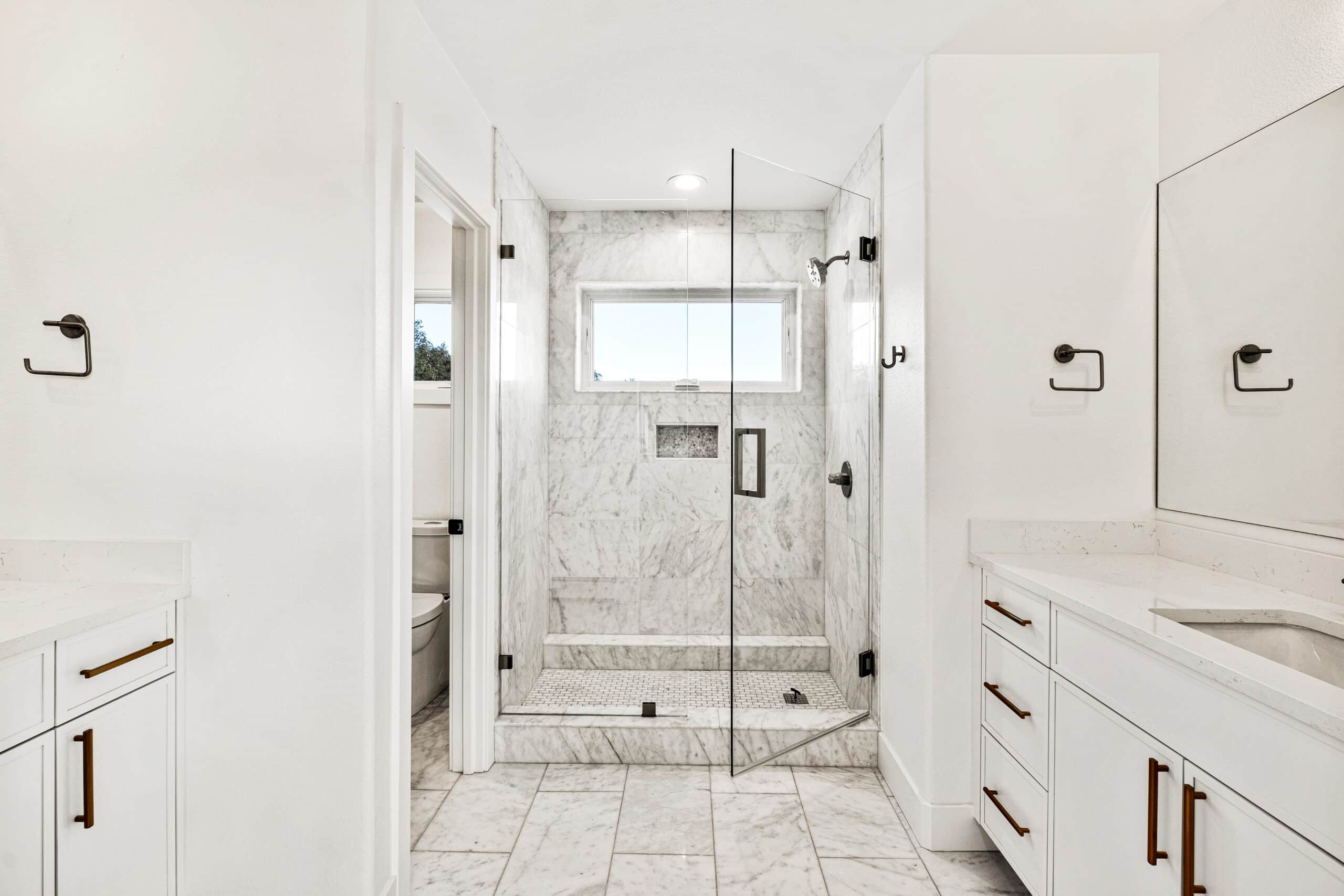 Custom Mountain Home - Secondary Bathroom with Dual Vanities