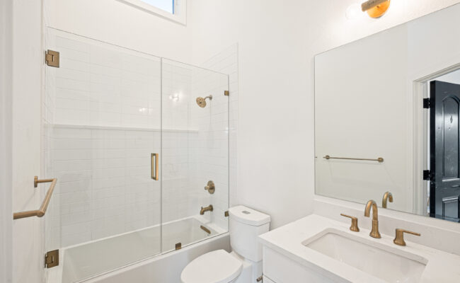 Custom Mountain Home - Full Bathroom